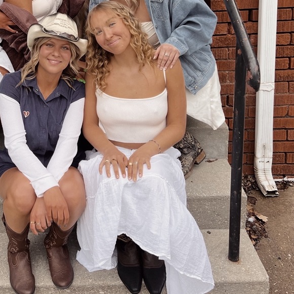 Meet your Posher, Mary - Picture 1 of 1